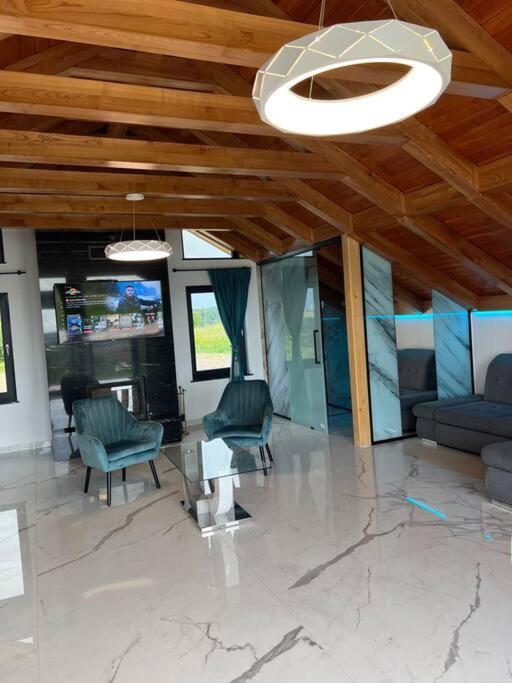 Casa Moderna In Sinteu - Intersectia Intre Modern Si Linistea Naturii Huta Voivozi Екстер'єр фото